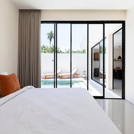 The R Villa Kaba - Incl. Motorbikes Seminyak  Exterior photo